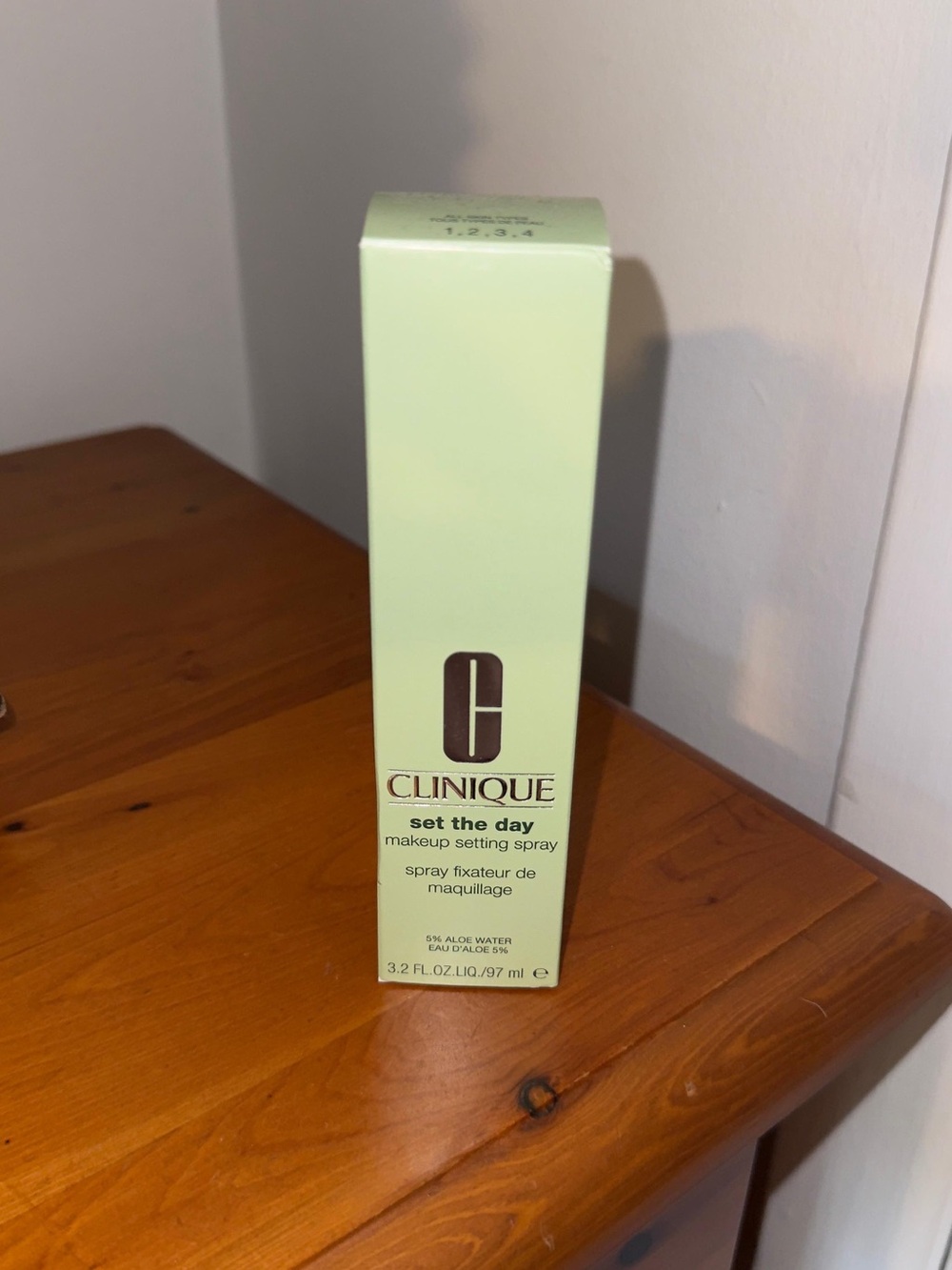 Clinique Set The Day Makeup Setting Spray - Pale Green